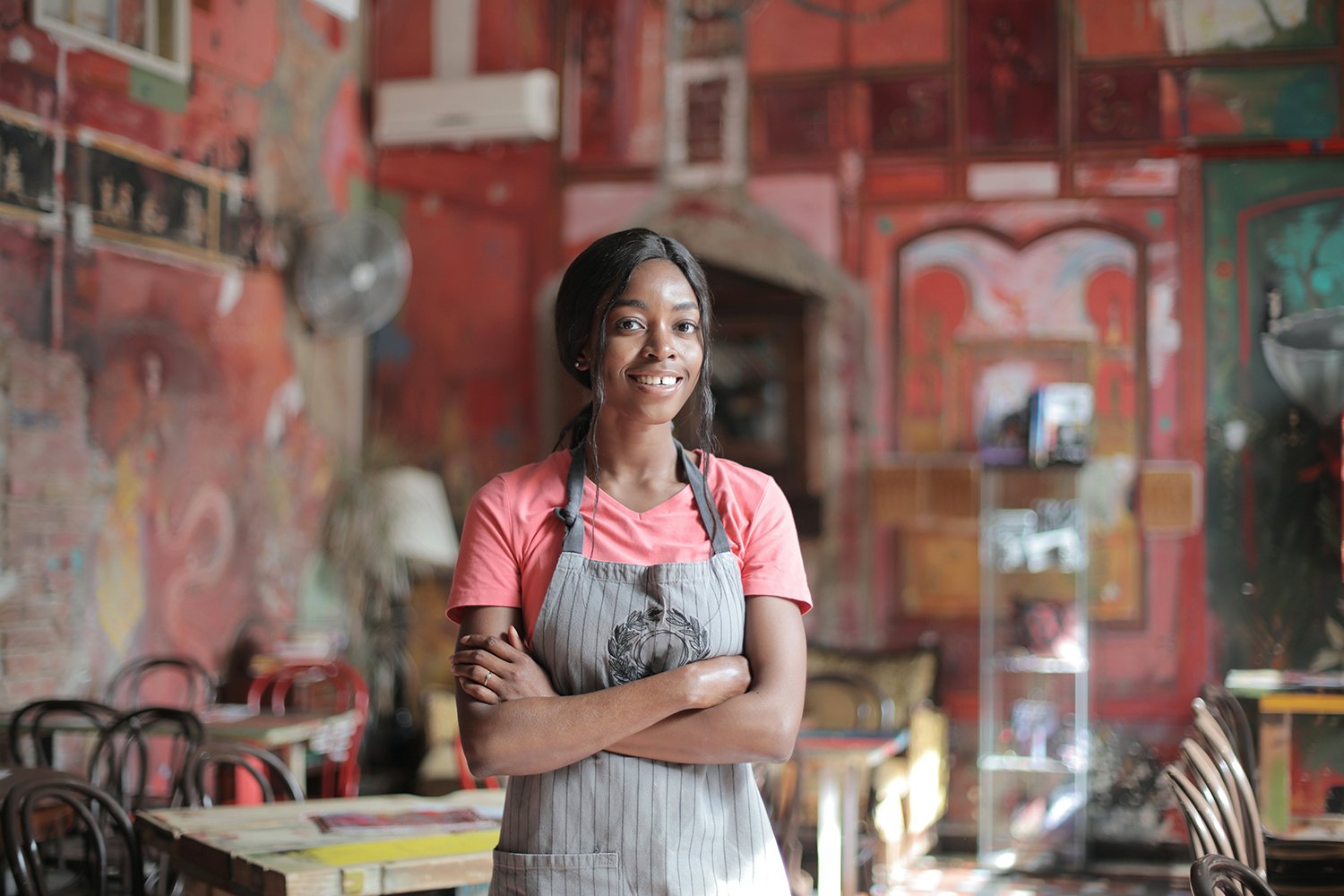 shallow-focus-photo-of-woman-wearing-apron-3800556